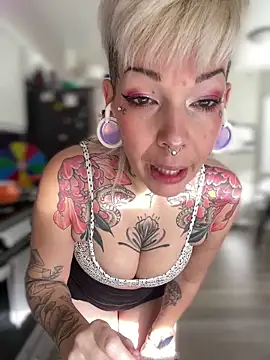 GoldieBakeman online show from 12-18-25, 05:28