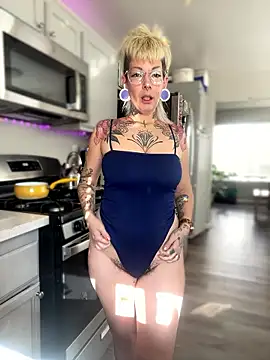 GoldieBakeman online show from 01-14-26, 06:00