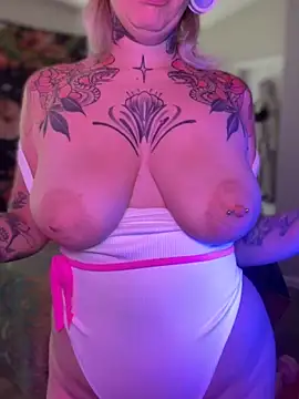 GoldieBakeman online show from 10-30-25, 03:53