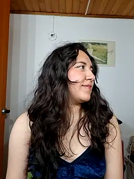 Snapshot of Emi_chik chatting on 06-25-26, 06:18 Emi chik online show from 06-25-26, 06:18