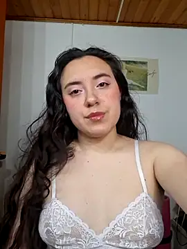 Snapshot of Emi_chik chatting on 04-26-26, 03:15 Emi chik online show from 04-26-26, 03:15