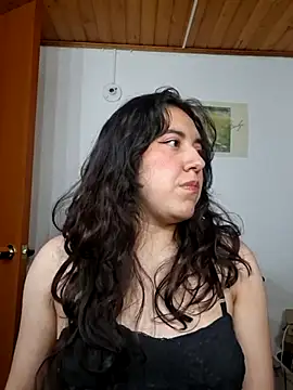 Snapshot of Emi_chik chatting on 07-16-26, 03:58 Emi chik online show from 07-16-26, 03:58