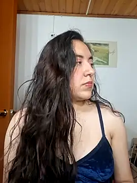 Snapshot of Emi_chik chatting on 05-07-26, 04:28 Emi chik online show from 05-07-26, 04:28