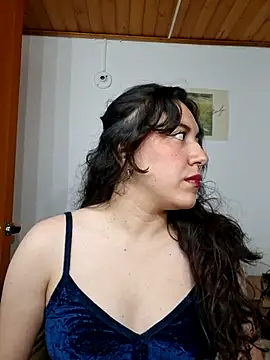 Snapshot of Emi_chik chatting on 07-30-26, 06:12 Emi chik online show from 07-30-26, 06:12