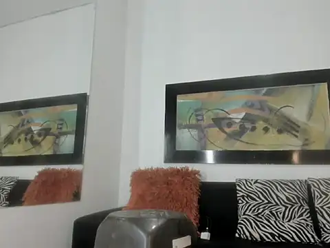 Snapshot of Eyleen_Santos chatting on 10-16-25, 07:44 Eyleen Santos online show from 10-16-25, 07:44