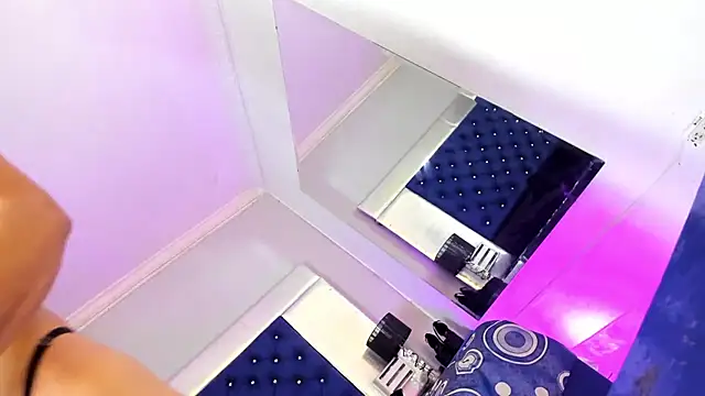 Eyleen Santos online show from 11-27-25, 07:25