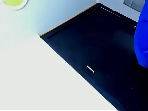 Eyleen Santos online show from 11-19-25, 08:09