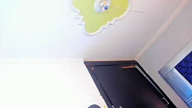 Eyleen Santos online show from 04-11-26, 07:50