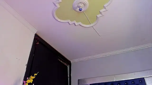 Eyleen Santos online show from 04-13-26, 07:40