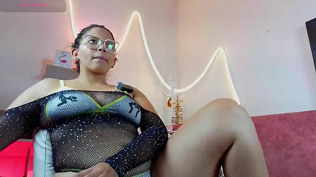 Snapshot of Megaan_Greey chatting on 06-20-26, 10:48 Megaan Greey online show from 06-20-26, 10:48