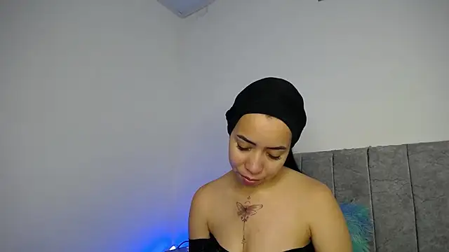 Sweet hot mia online show from 04-20-26, 02:18