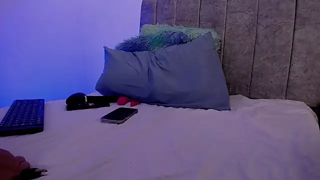 Sweet hot mia online show from 04-12-26, 01:47