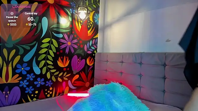 Snapshot of Sweet_hot_mia chatting on 02-16-25, 07:49 Sweet hot mia online show from 02-16-25, 07:49