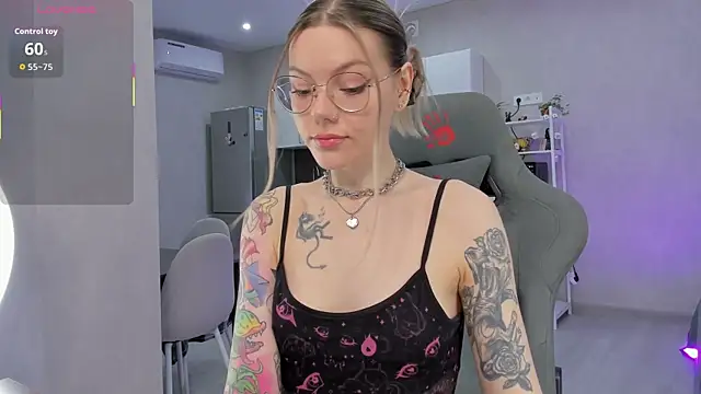 Marta May  online show from 04-28-26, 12:09