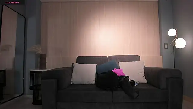 KatieNolan 1 online show from 04-17-26, 06:55