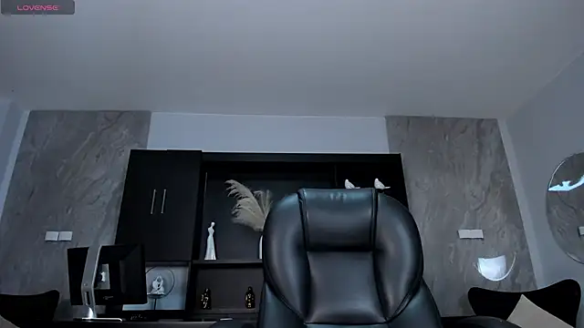 KatieNolan 1 online show from 12-14-25, 06:02