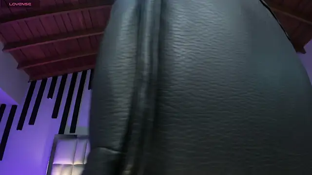 KatieNolan 1 online show from 11-14-25, 08:12