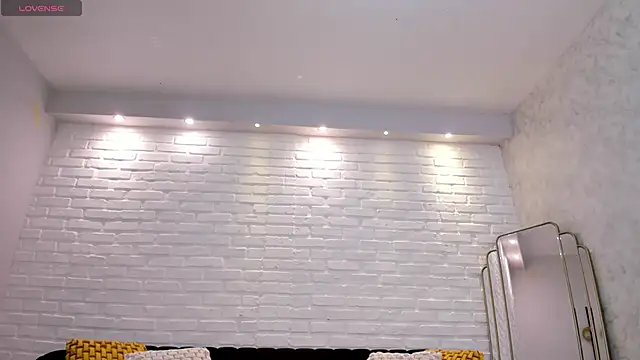 KatieNolan 1 online show from 11-24-25, 07:47