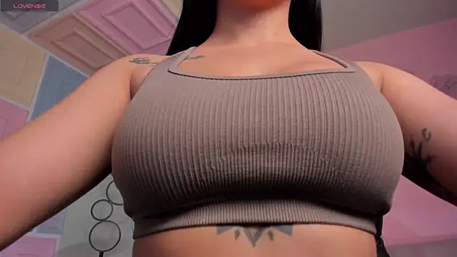 KatieNolan 1 online show from 02-04-26, 06:47