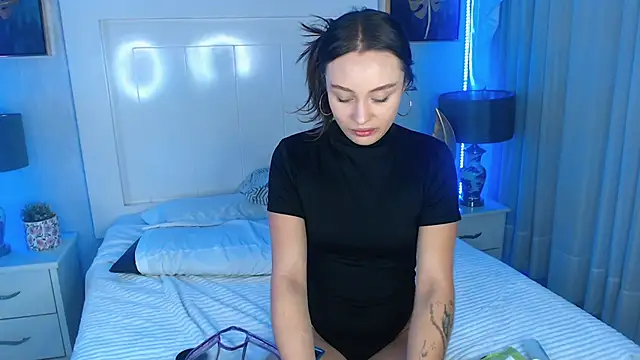 Ivyy Crystal online show from 04-16-26, 09:39