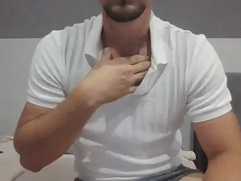 Snapshot of LoveEveryWet chatting on 09-18-25, 09:40 LoveEveryWet online show from 09-18-25, 09:40