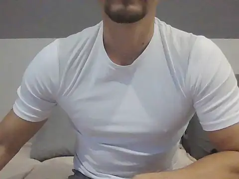 Snapshot of LoveEveryWet chatting on 10-20-25, 09:32 LoveEveryWet online show from 10-20-25, 09:32