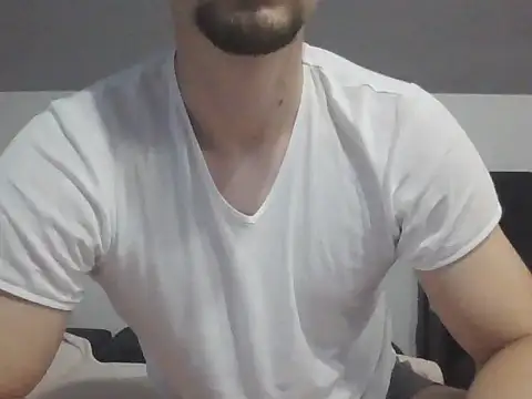 Snapshot of LoveEveryWet chatting on 11-17-25, 10:41 LoveEveryWet online show from 11-17-25, 10:41