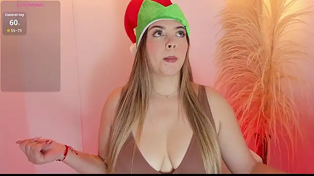 thaliafox  online show from 12-15-25, 04:46