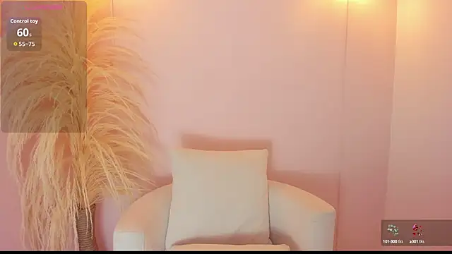 Snapshot of thaliafox_ chatting on 09-23-25, 10:17 thaliafox online show from 09-23-25, 10:17