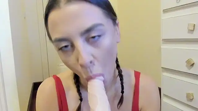 Snapshot of nycole_new chatting on 10-18-25, 04:14 nycole new online show from 10-18-25, 04:14