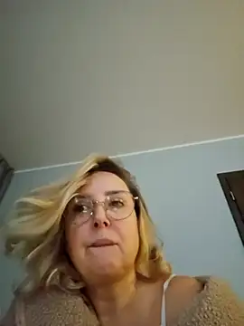 MariaRichi  online show from 12-15-25, 07:36