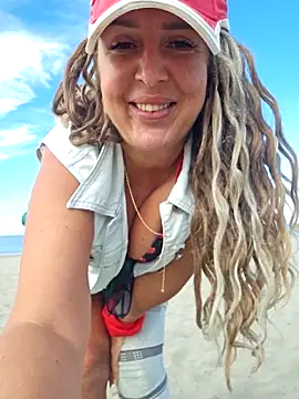 Snapshot of MariaRichi_ chatting on 09-26-25, 07:37 MariaRichi  online show from 09-26-25, 07:37