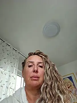 Snapshot of MariaRichi_ chatting on 09-27-25, 06:52 MariaRichi  online show from 09-27-25, 06:52