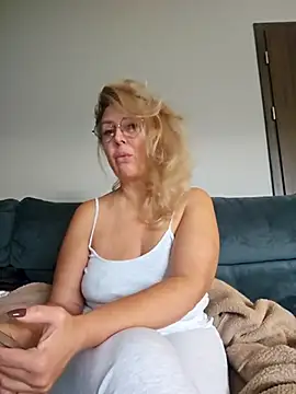 MariaRichi  online show from 12-01-25, 07:42