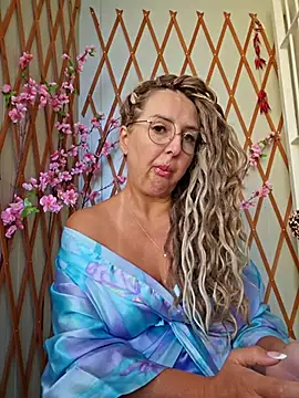 Snapshot of MariaRichi_ chatting on 09-20-25, 06:40 MariaRichi  online show from 09-20-25, 06:40