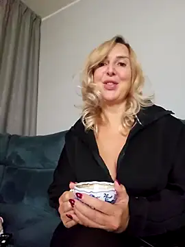 MariaRichi  online show from 11-11-25, 08:53