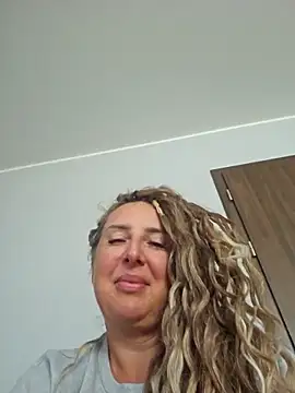 Snapshot of MariaRichi_ chatting on 10-07-25, 08:26 MariaRichi  online show from 10-07-25, 08:26