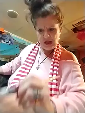 Snapshot of Fantasymaid80 chatting on 12-30-24, 05:34 Fantasymaid80 online show from 12-30-24, 05:34