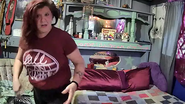 Snapshot of Fantasymaid80 chatting on 10-28-25, 09:14 Fantasymaid80 online show from 10-28-25, 09:14