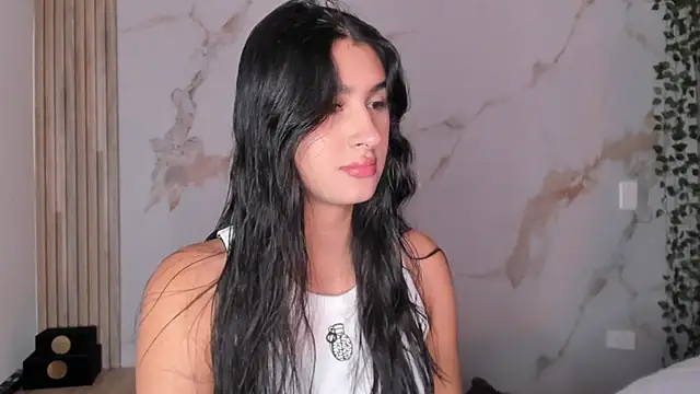 Ashley Evans18 online show from 09-18-25, 12:30