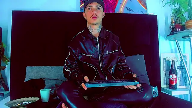 HannibalLester online show from 11-30-25, 04:19