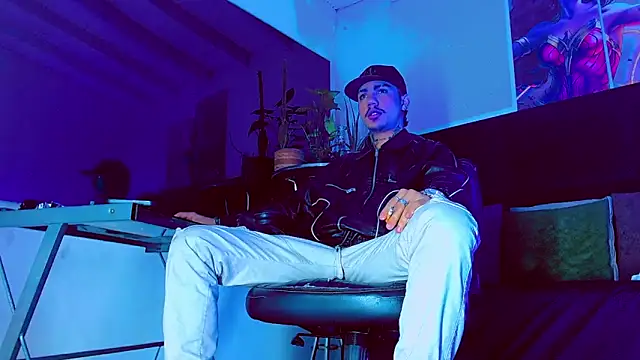 HannibalLester online show from 12-21-25, 05:36