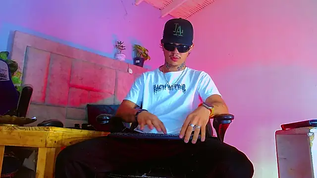 HannibalLester online show from 09-10-25, 04:11