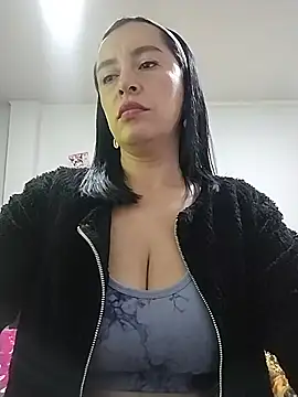 Snapshot of hailey85 chatting on 07-08-26, 10:32 hailey85 online show from 07-08-26, 10:32