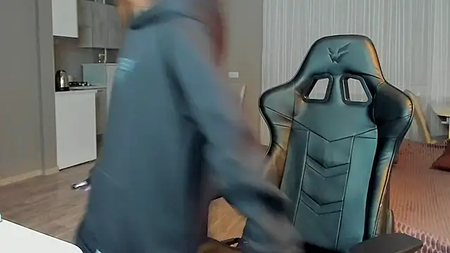 Snapshot of SilverDream chatting on 02-23-25, 09:26 SilverDream online show from 02-23-25, 09:26