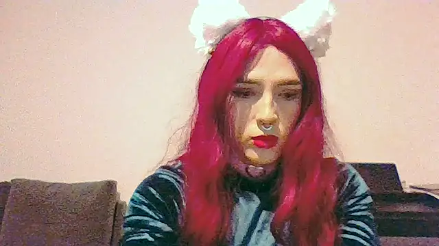 Snapshot of Tina_Aquila chatting on 10-31-25, 09:54 Tina Aquila online show from 10-31-25, 09:54