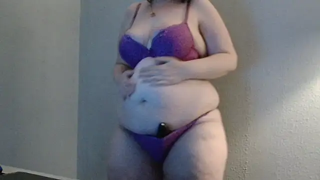 Snapshot of desiree1981 chatting on 10-06-25, 07:53 desiree1981 online show from 10-06-25, 07:53