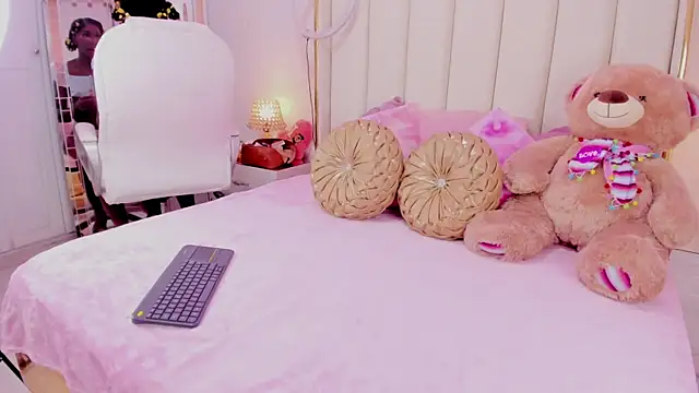 evangelin ts online show from 10-22-25, 01:54