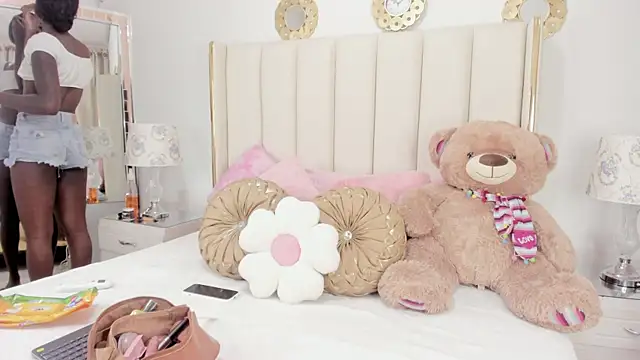 evangelin ts online show from 12-15-25, 01:39