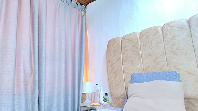 dafne queenn online show from 02-25-26, 01:11